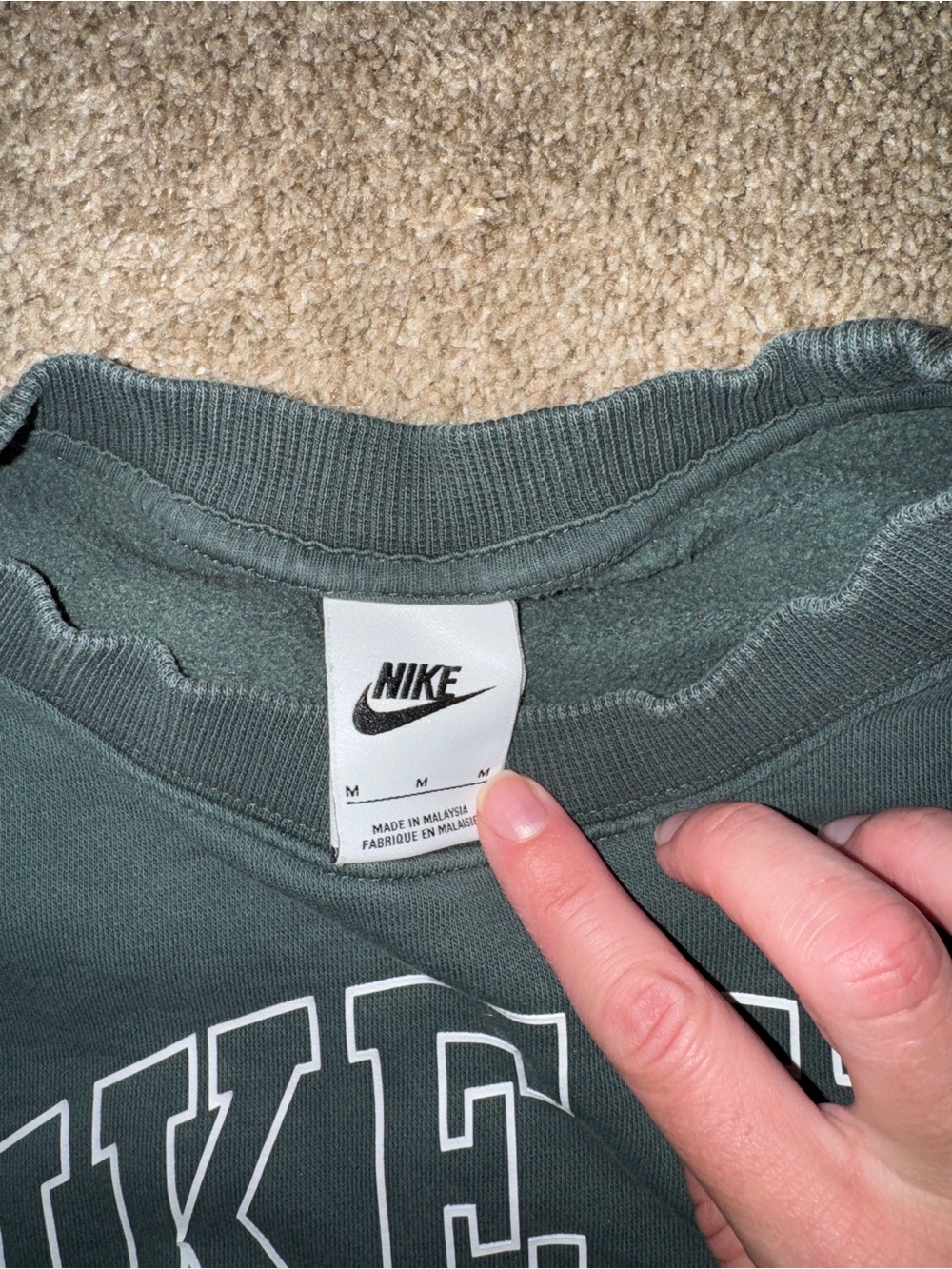 Women’s Nike sweatshirt - Picture 2 of 2